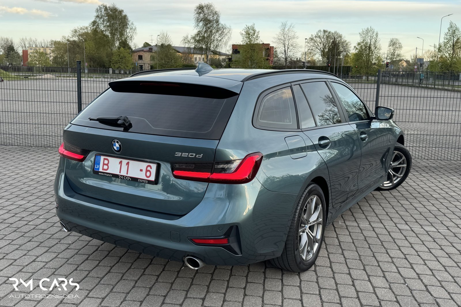 BMW 320