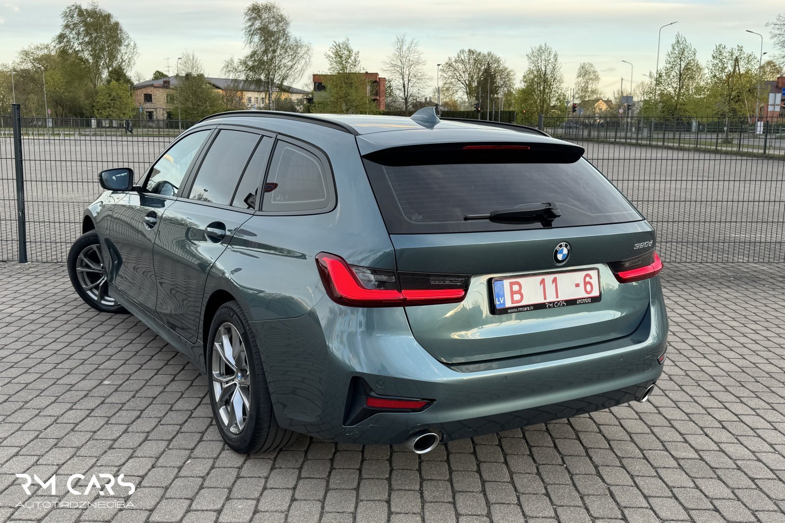 BMW 320