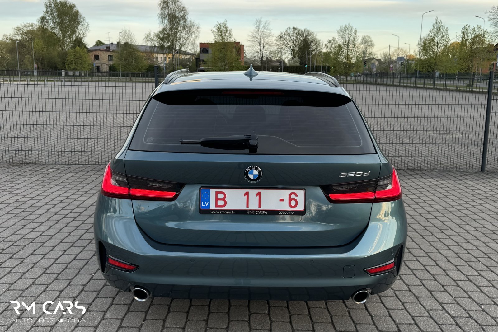 BMW 320