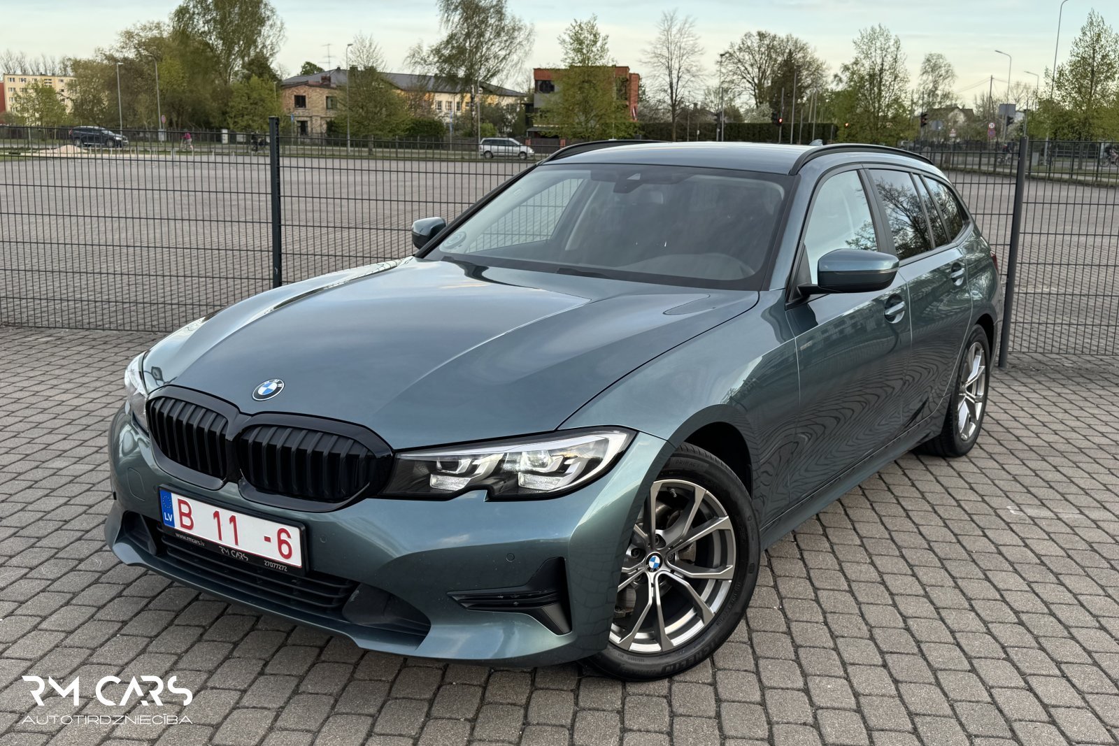 BMW 320