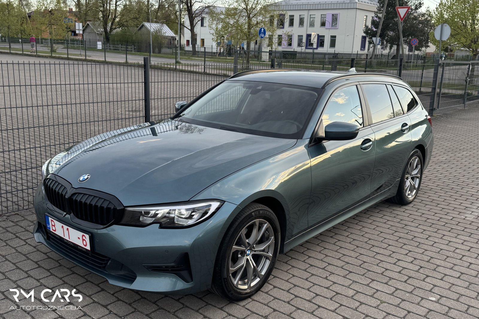 BMW 320