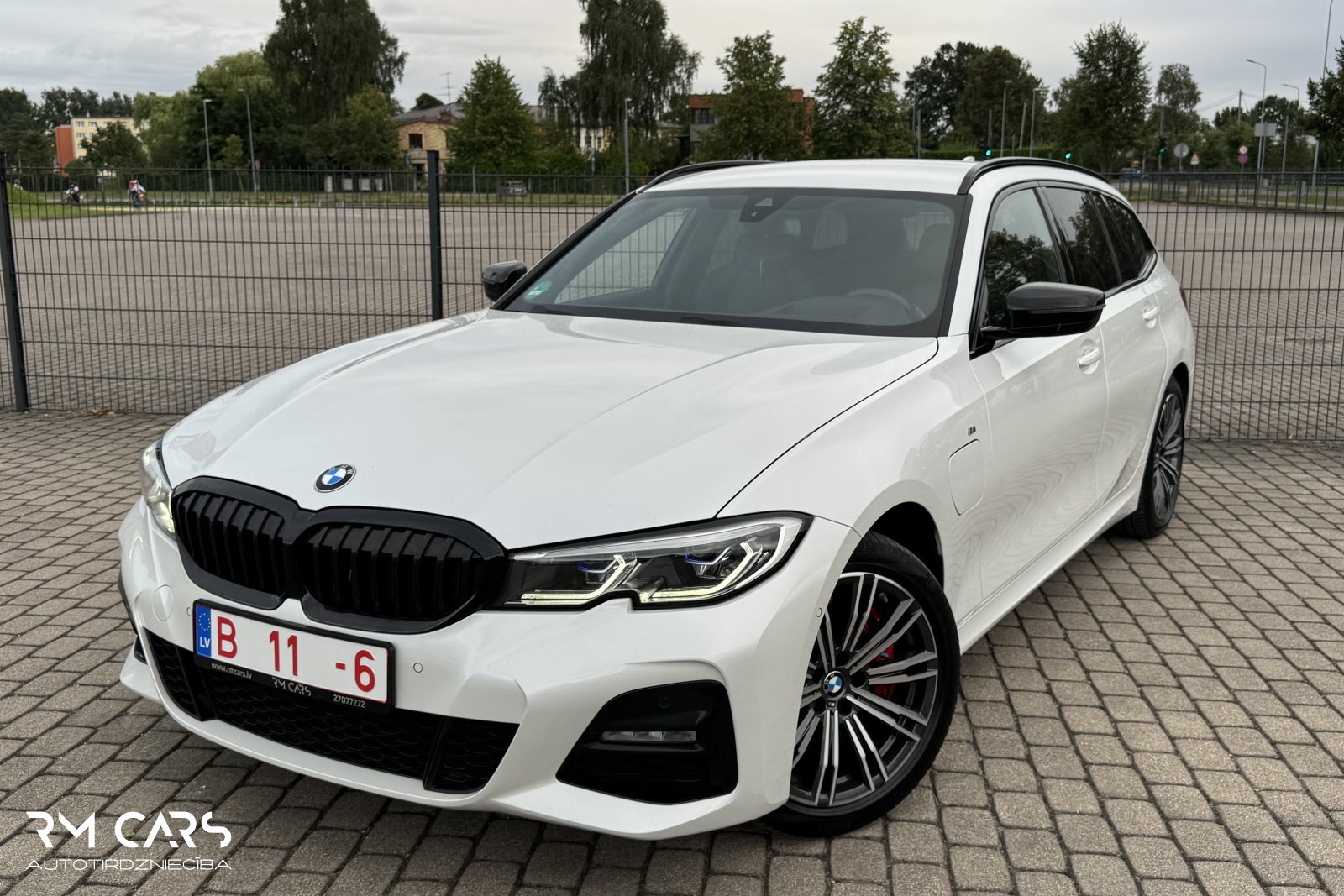 BMW 330