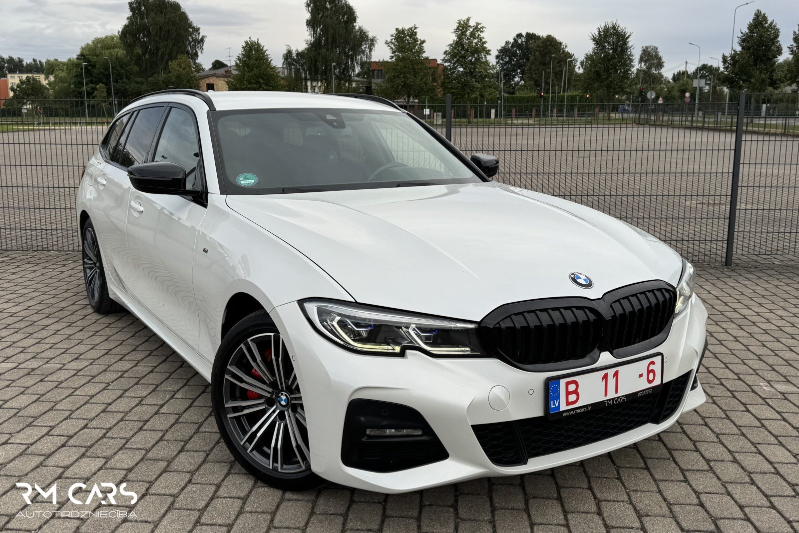 BMW 330
