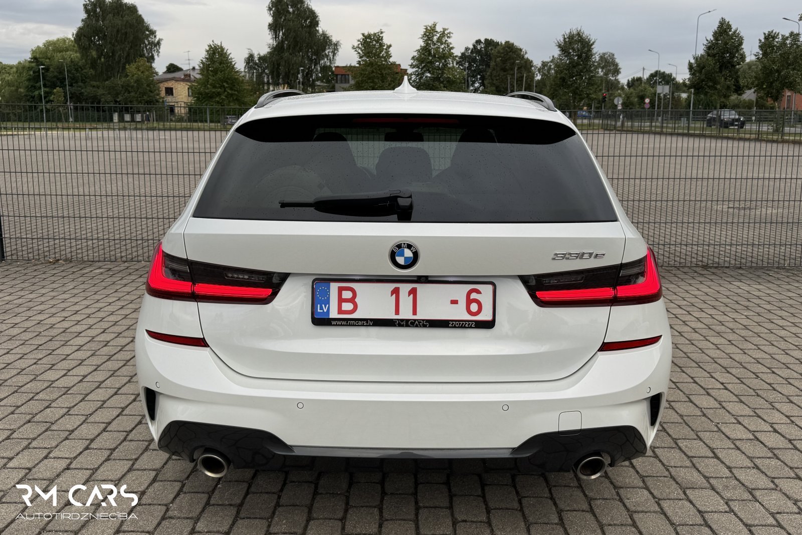 BMW 330