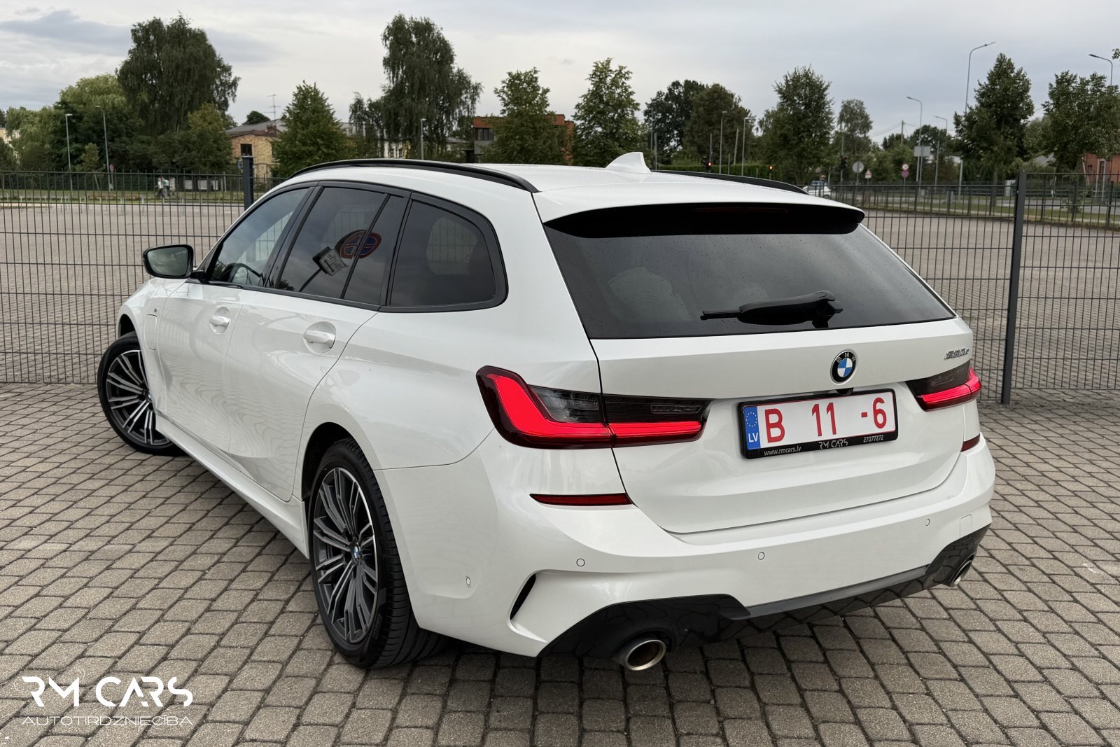 BMW 330