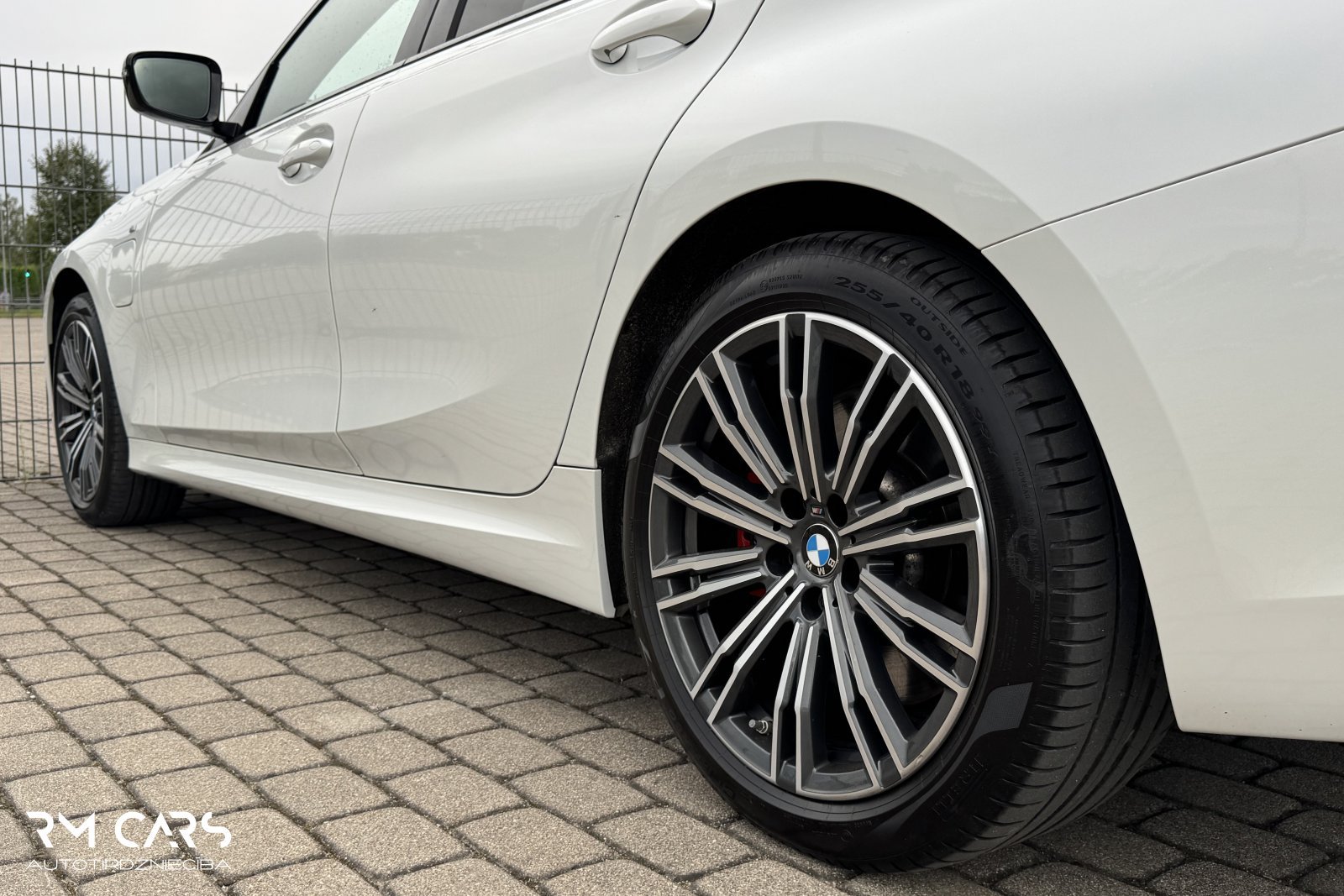 BMW 330