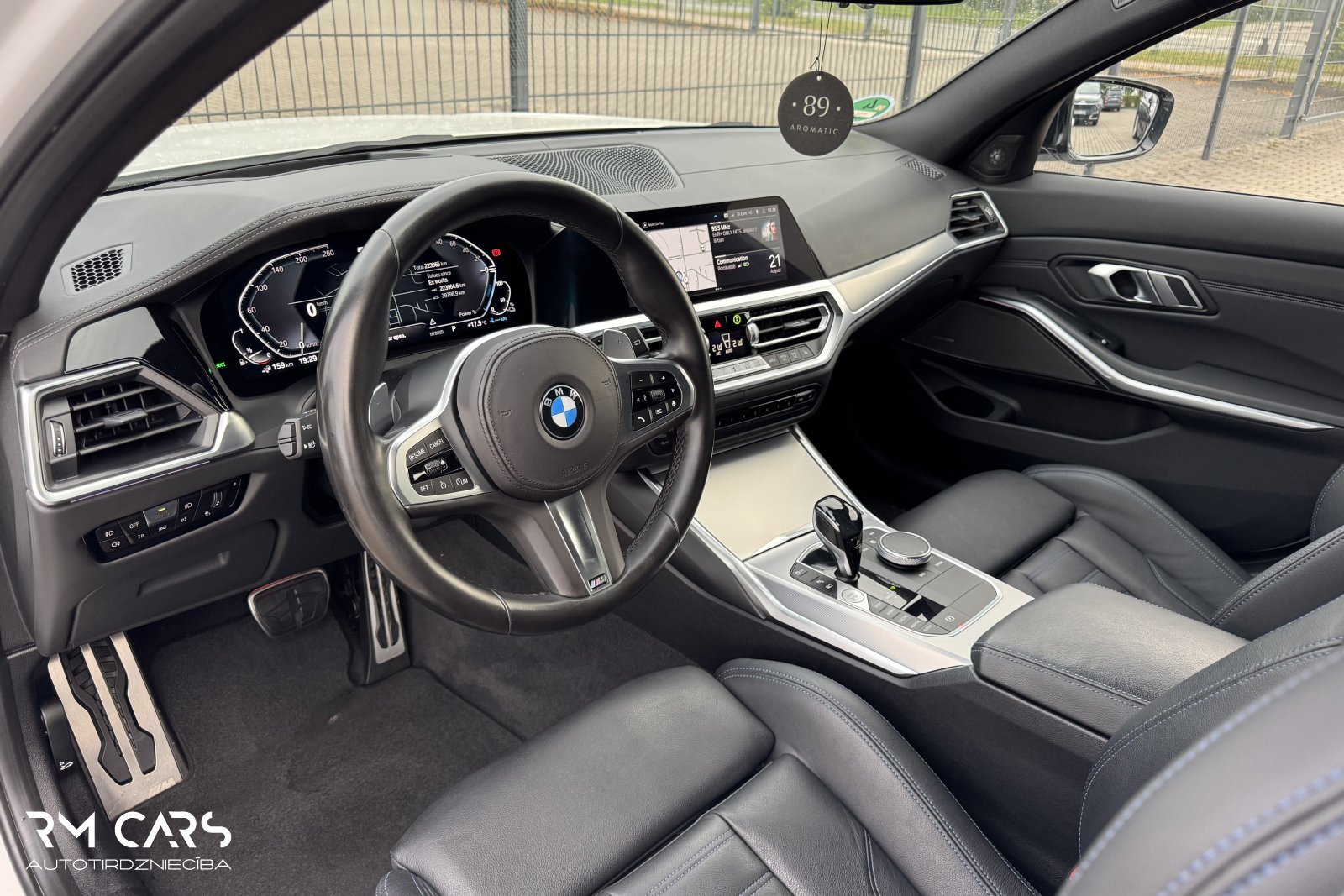 BMW 330