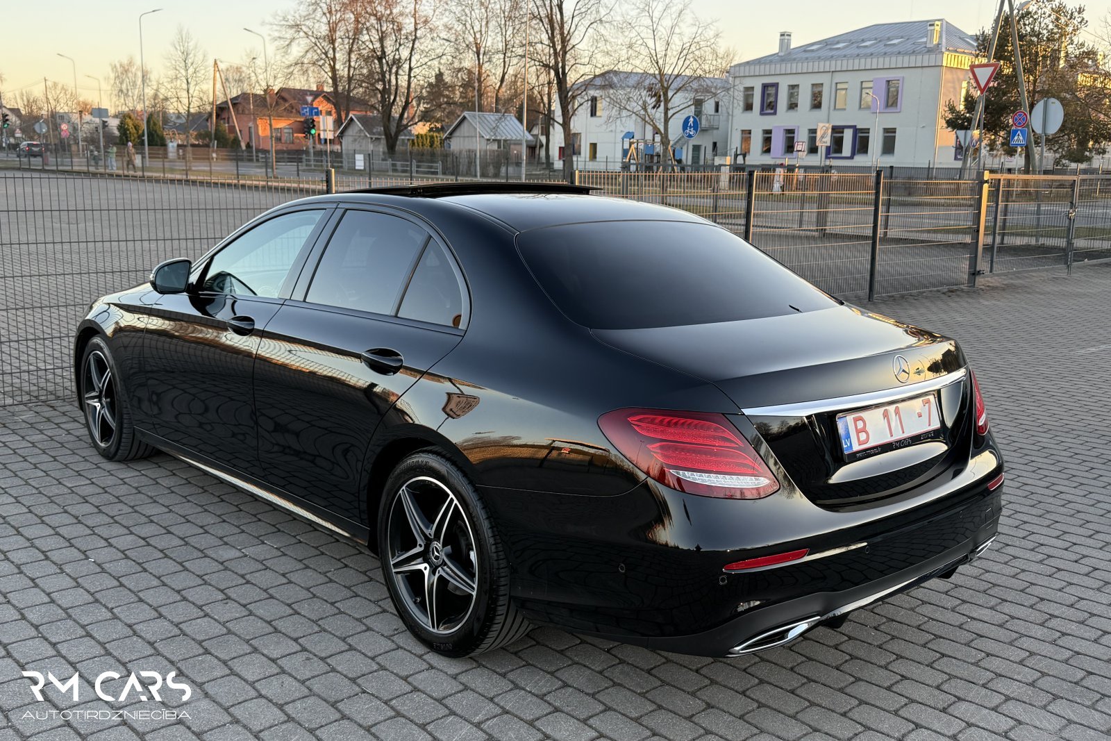 Mercedes E200