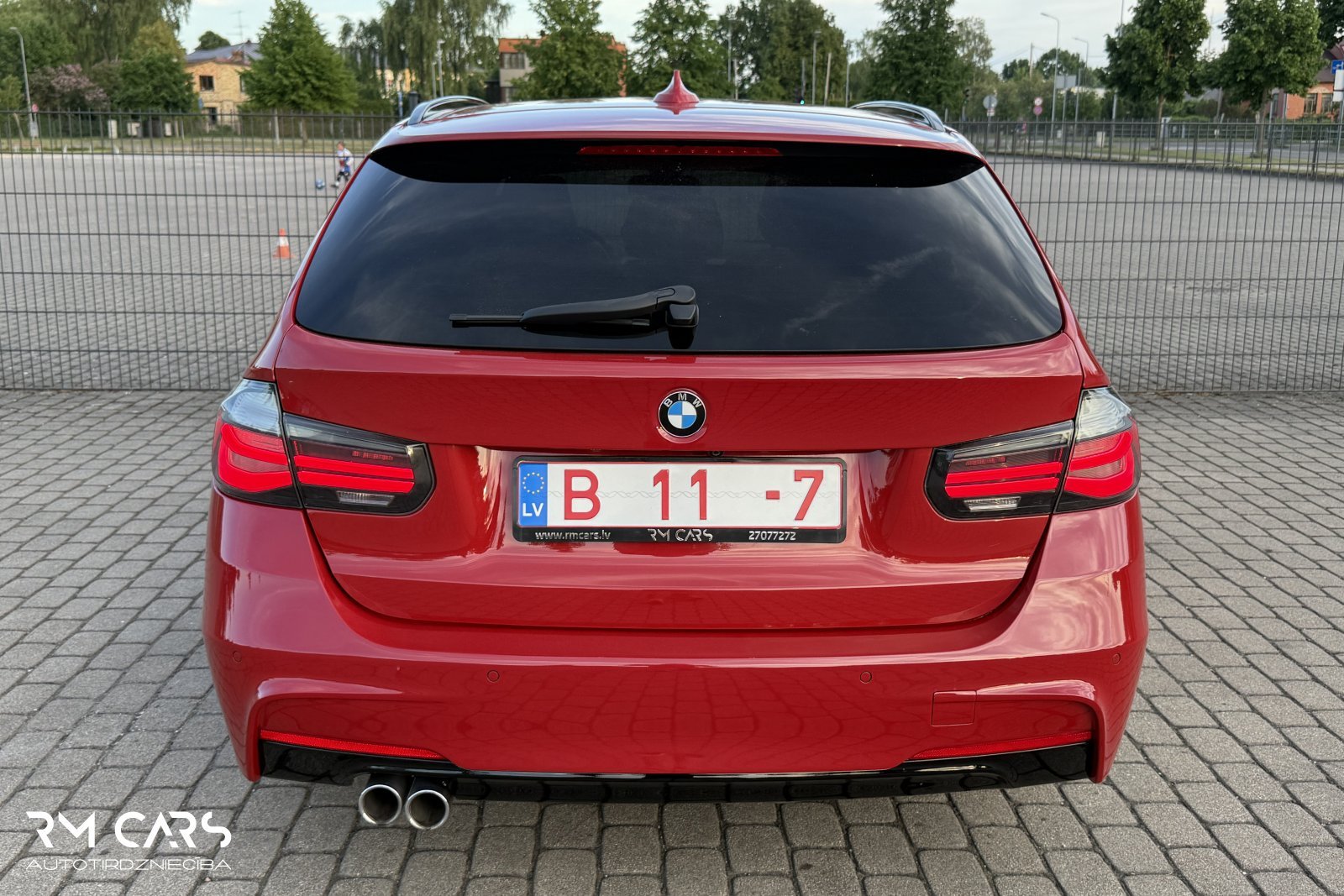 BMW 320