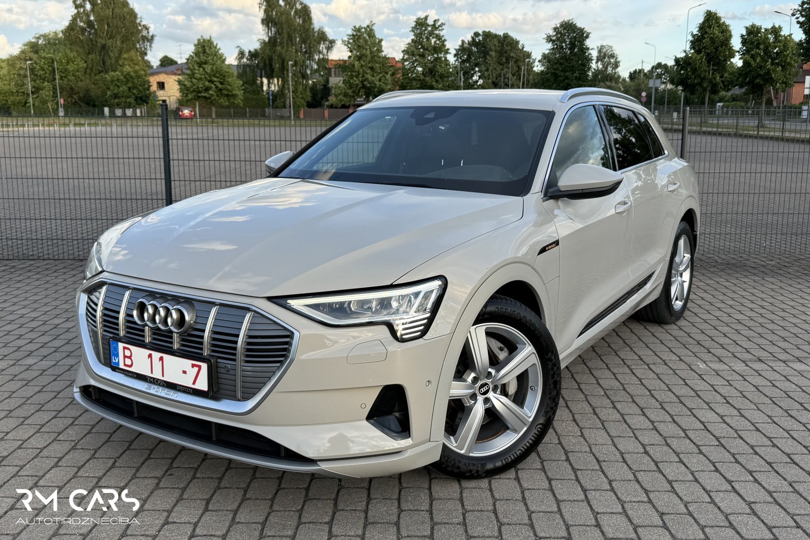 Audi e-tron