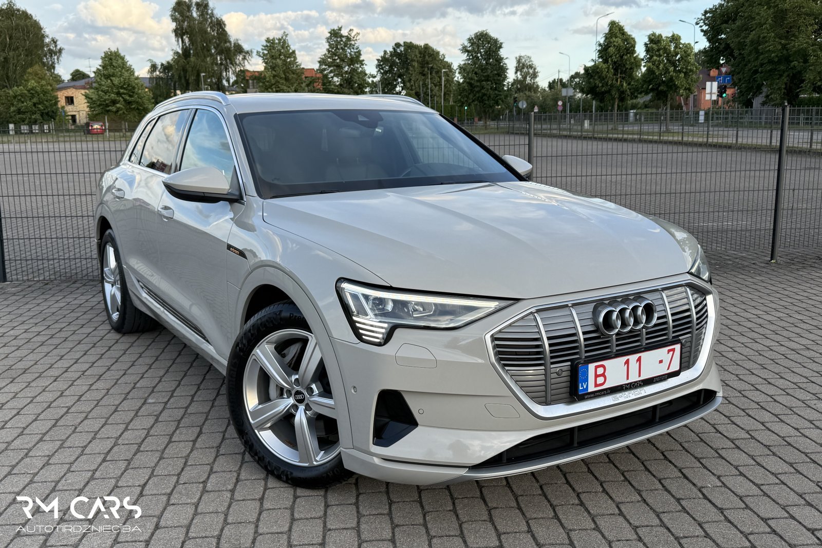 Audi e-tron