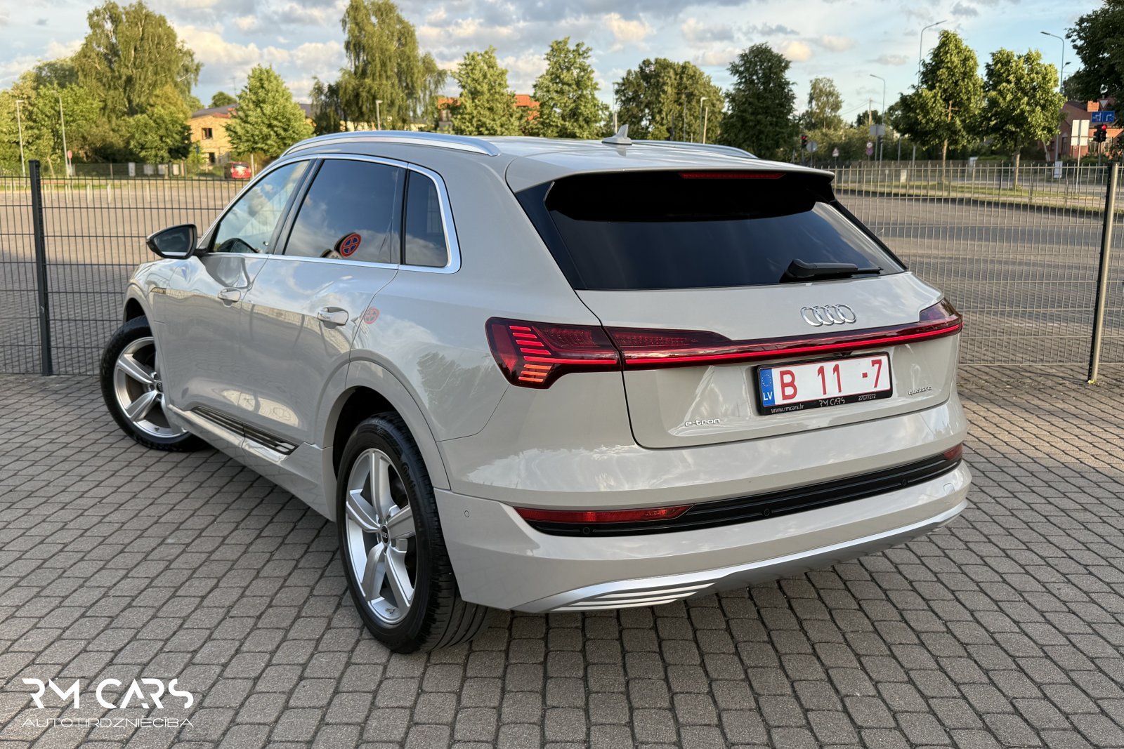 Audi e-tron