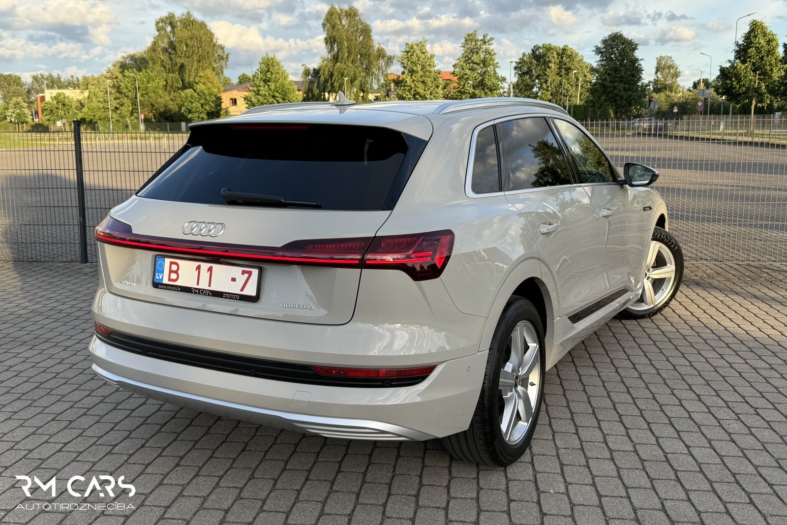 Audi e-tron