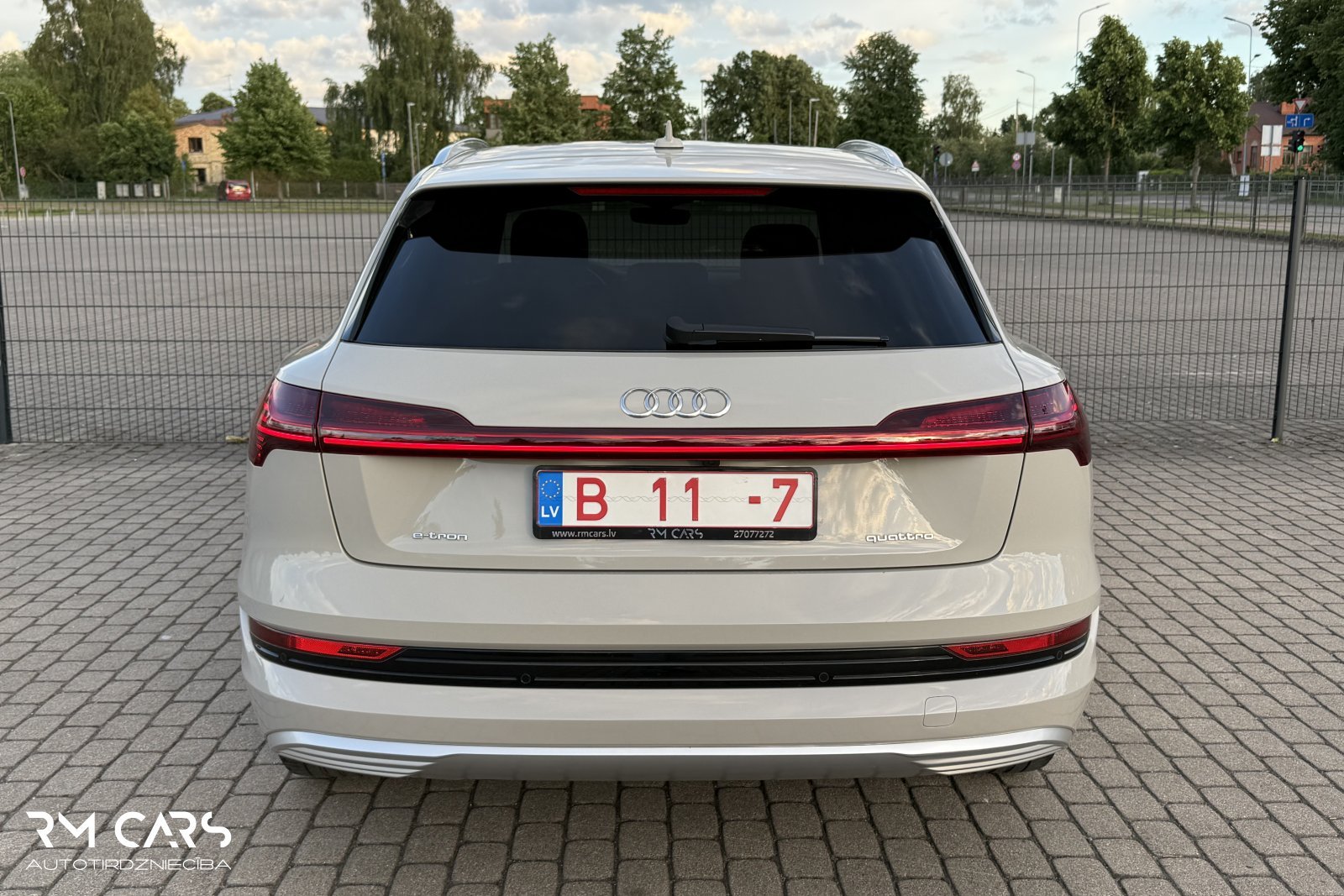 Audi e-tron