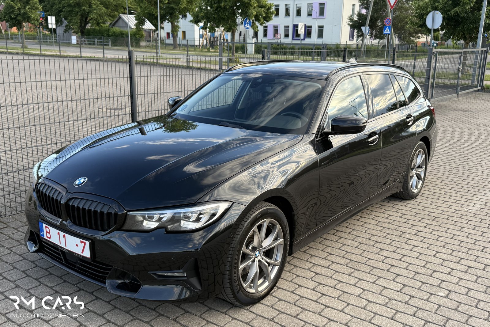 BMW 320
