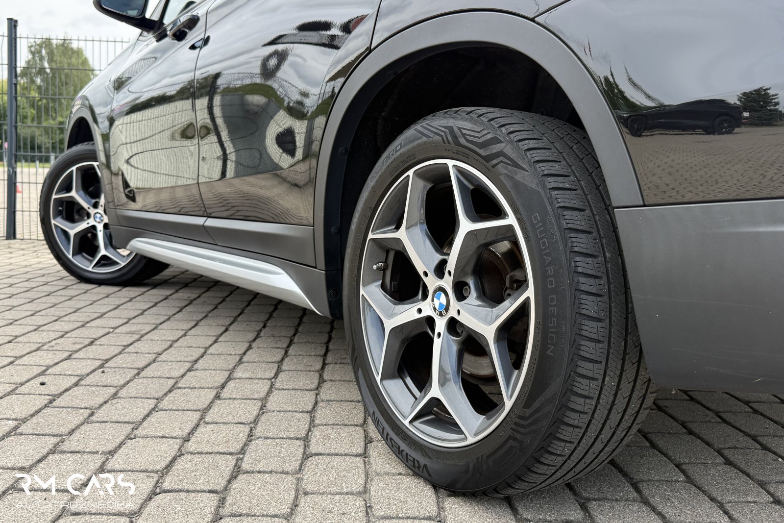 Car image 7