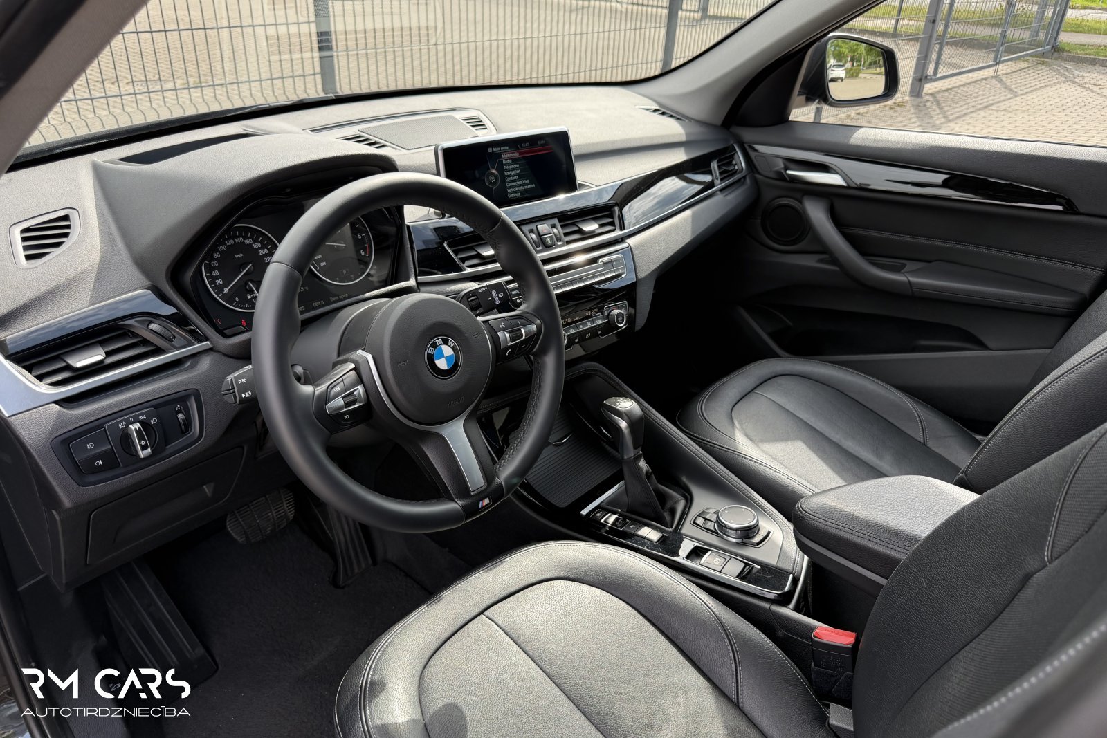 Car image 8