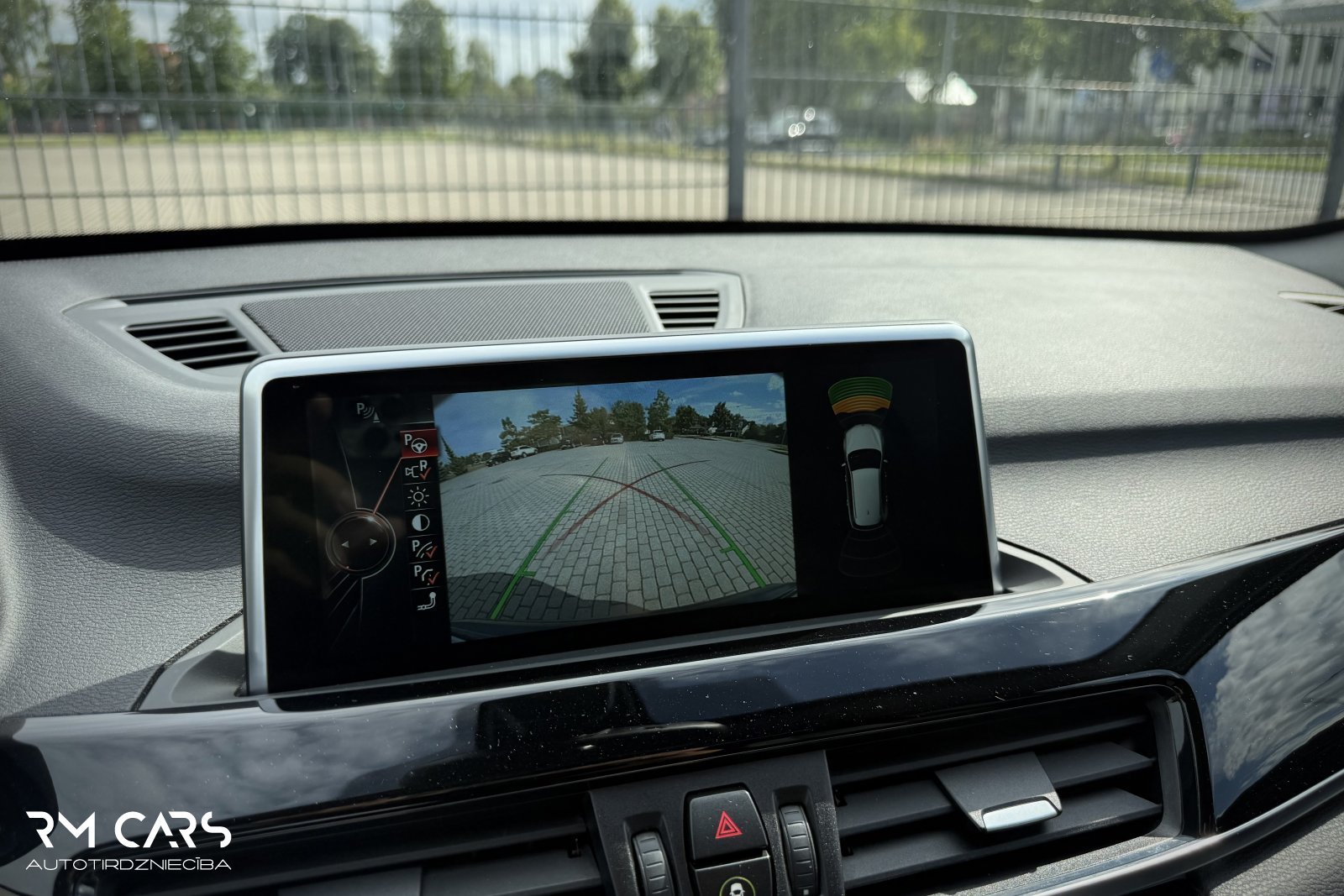 Car image 15
