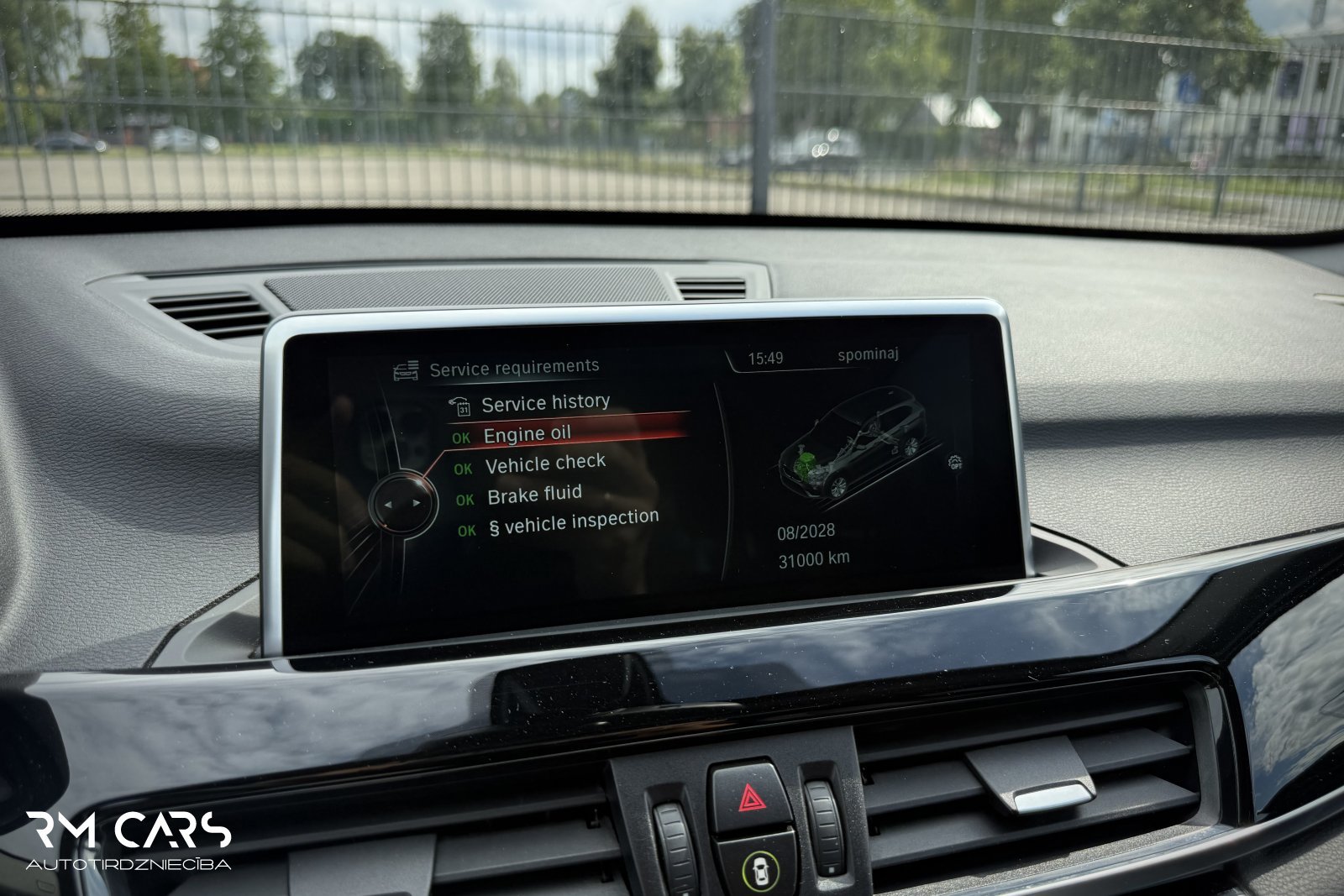 Car image 17