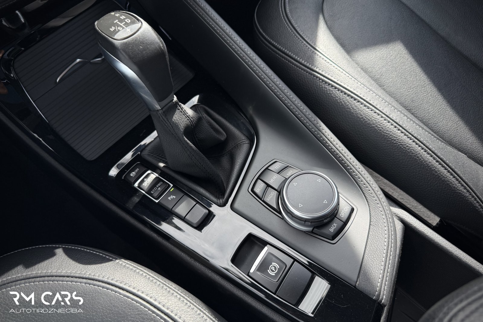 Car image 20