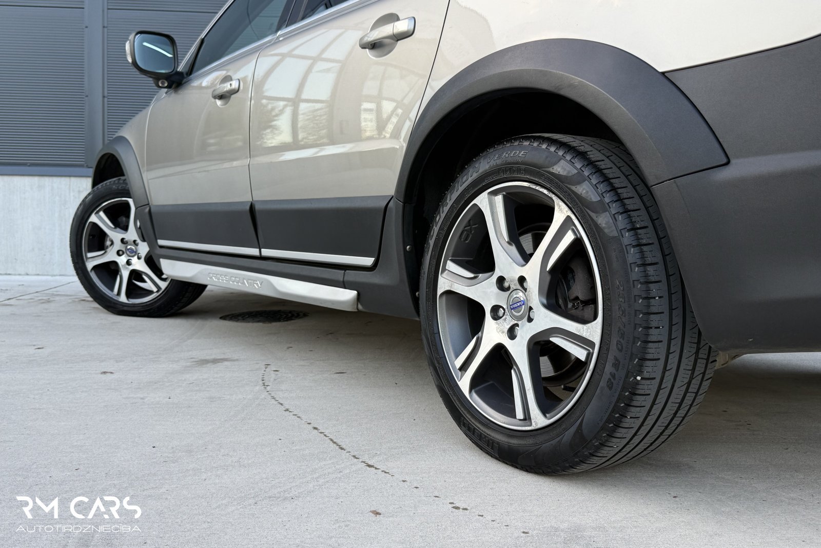 Volvo XC70