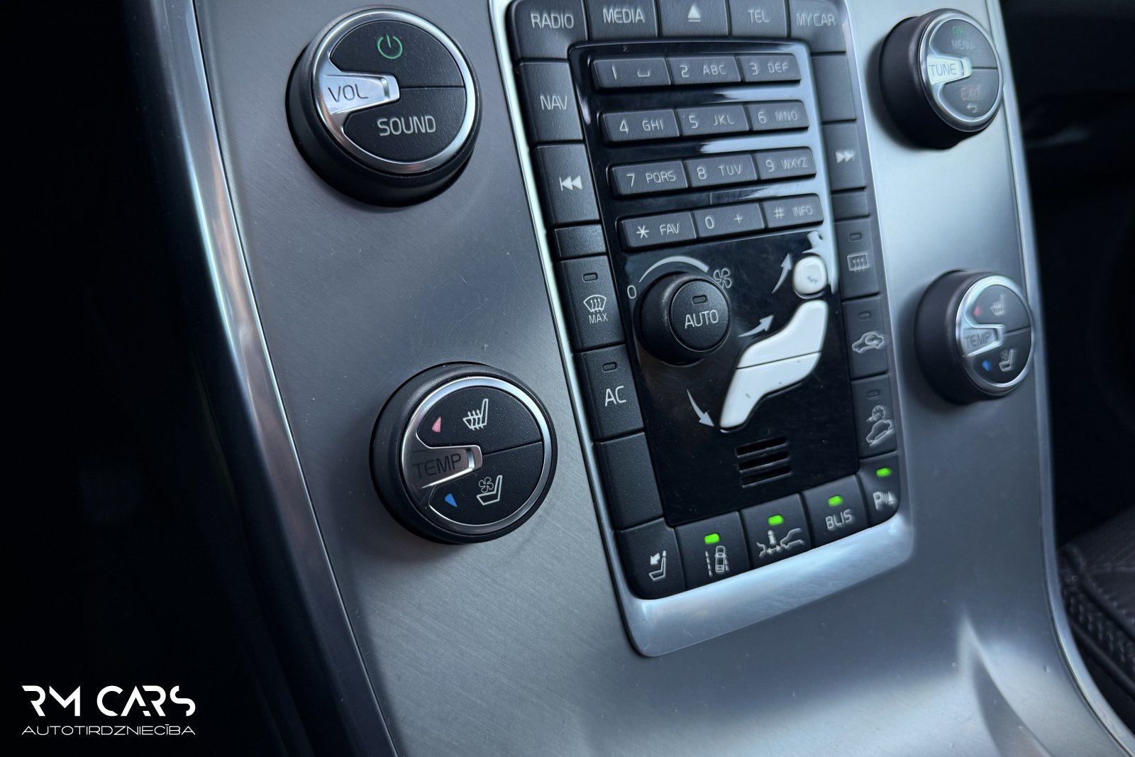 Volvo XC70
