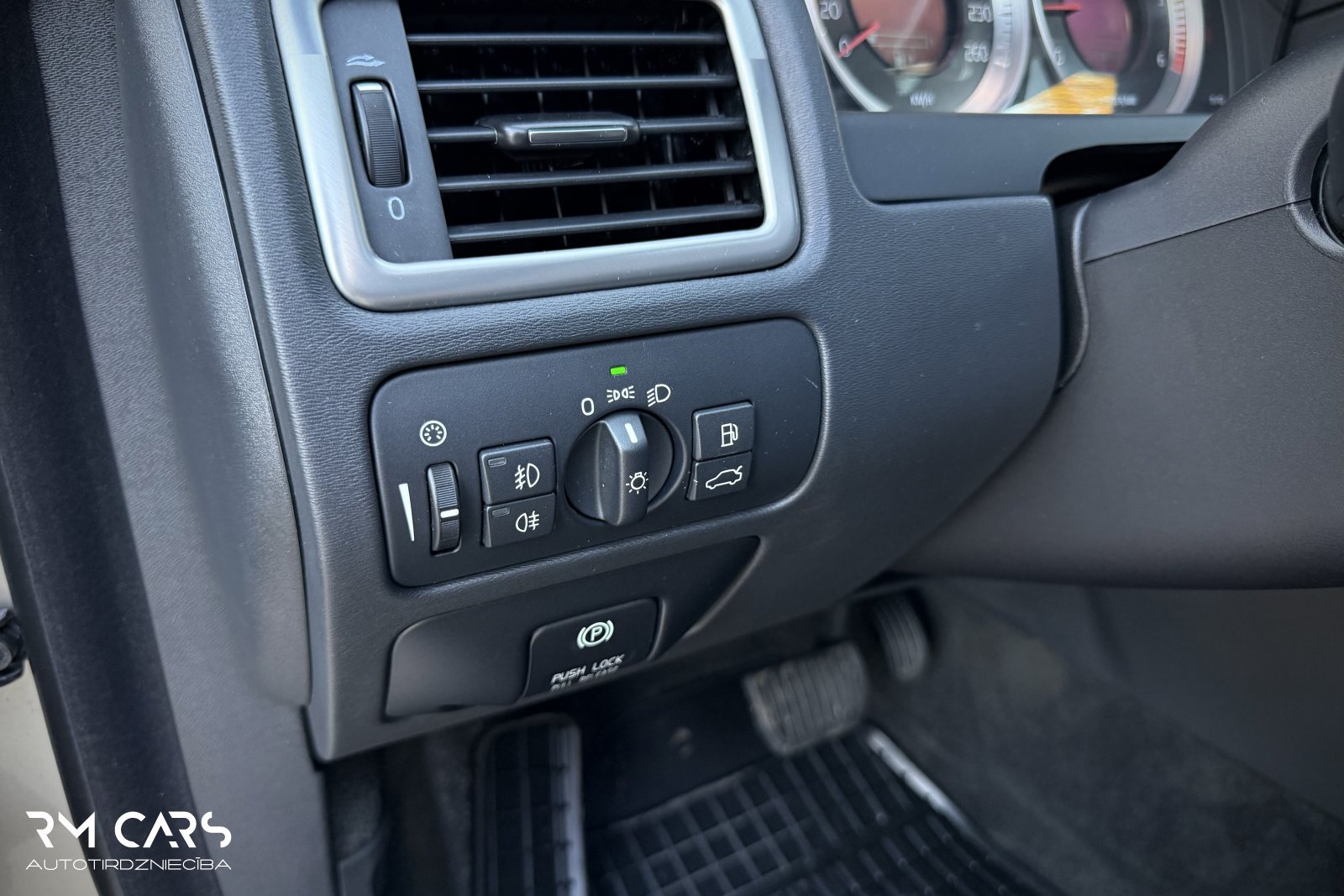 Volvo XC70