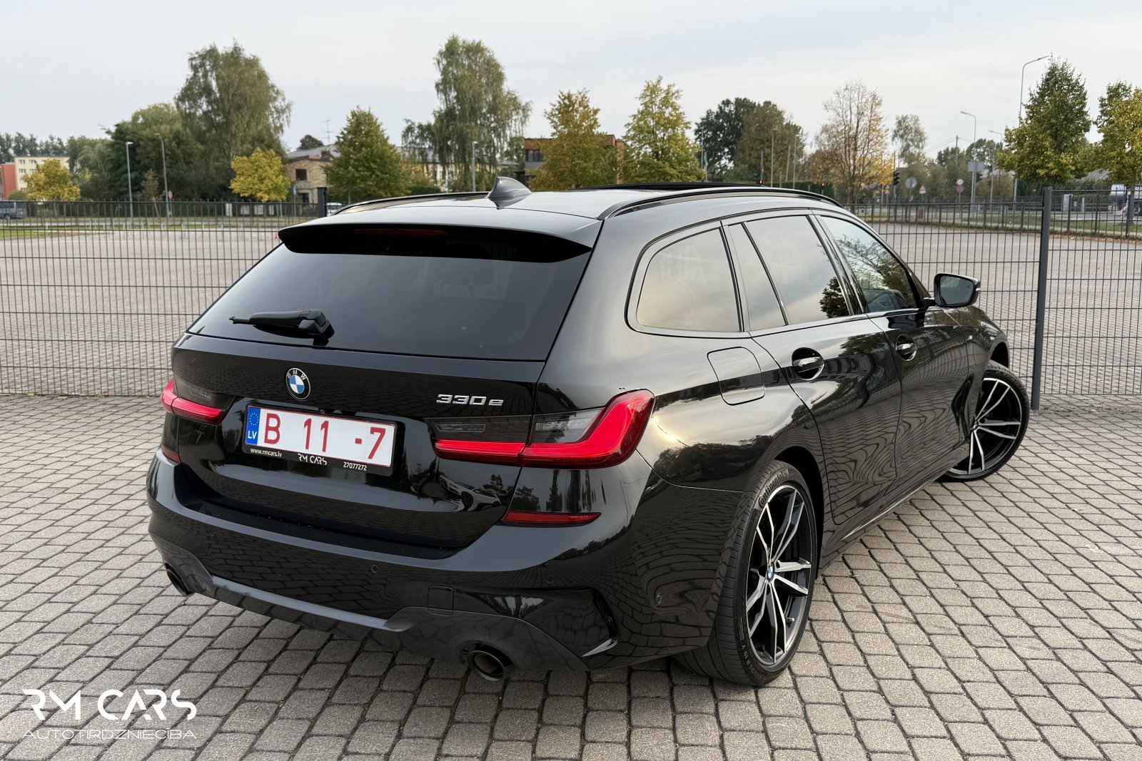 BMW 330