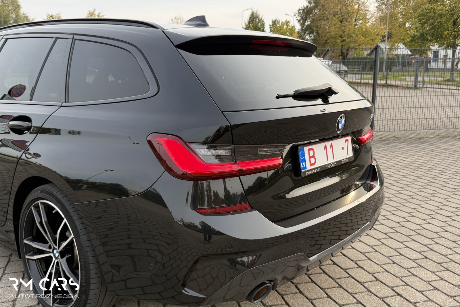 BMW 330