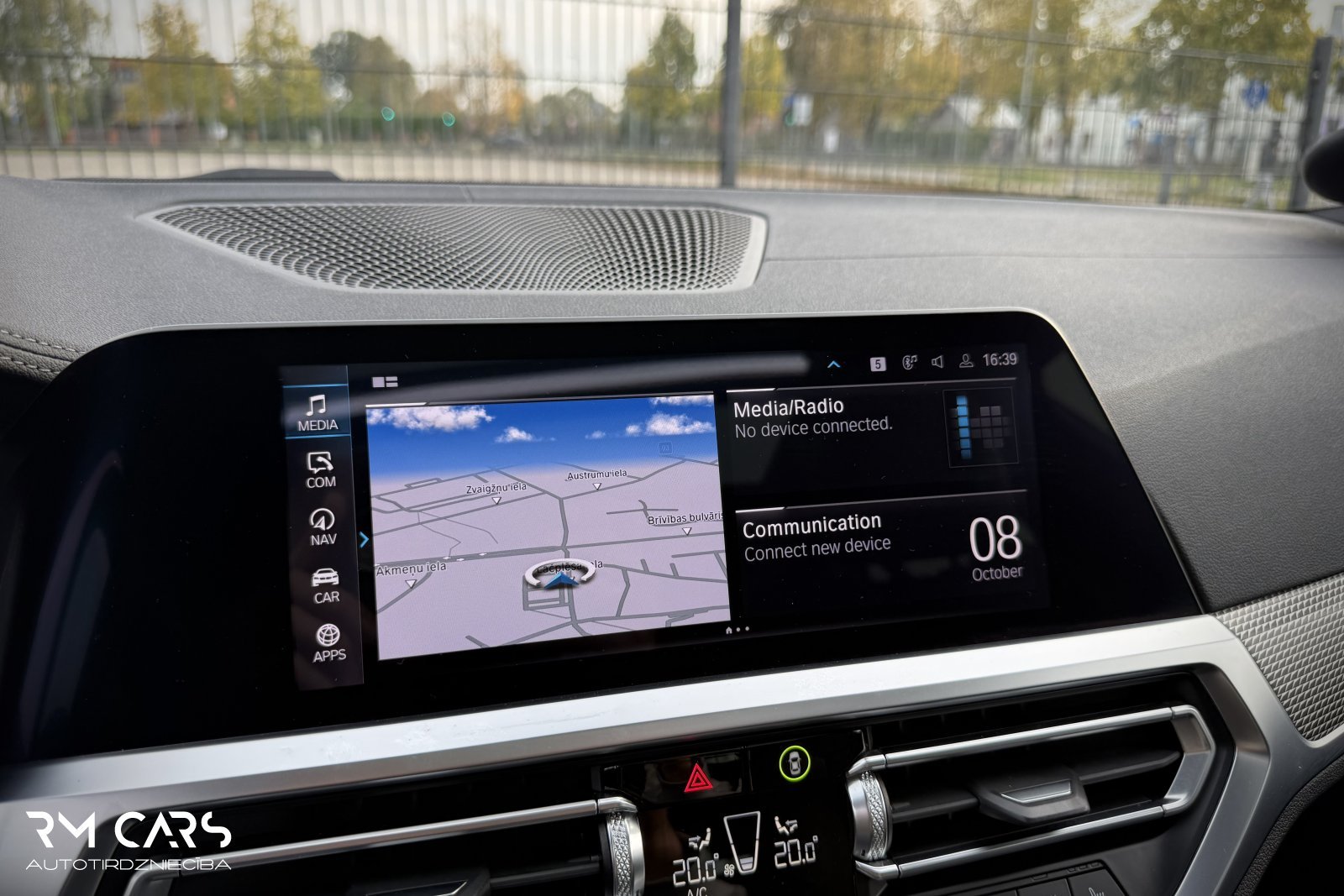 BMW 330
