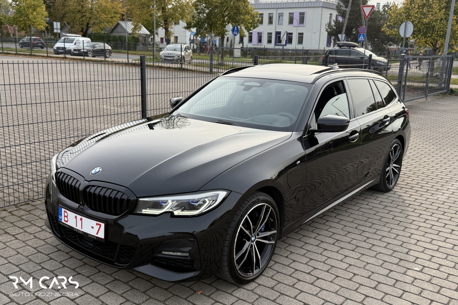 BMW 330