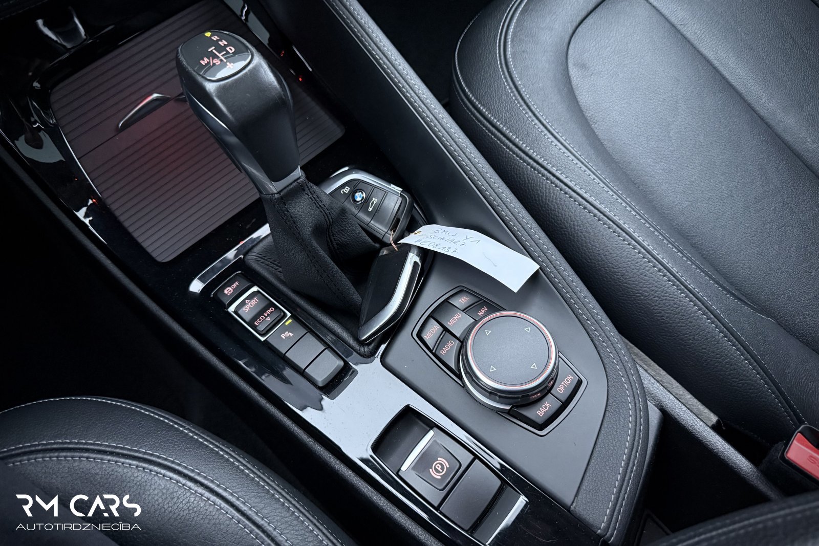 Car image 18