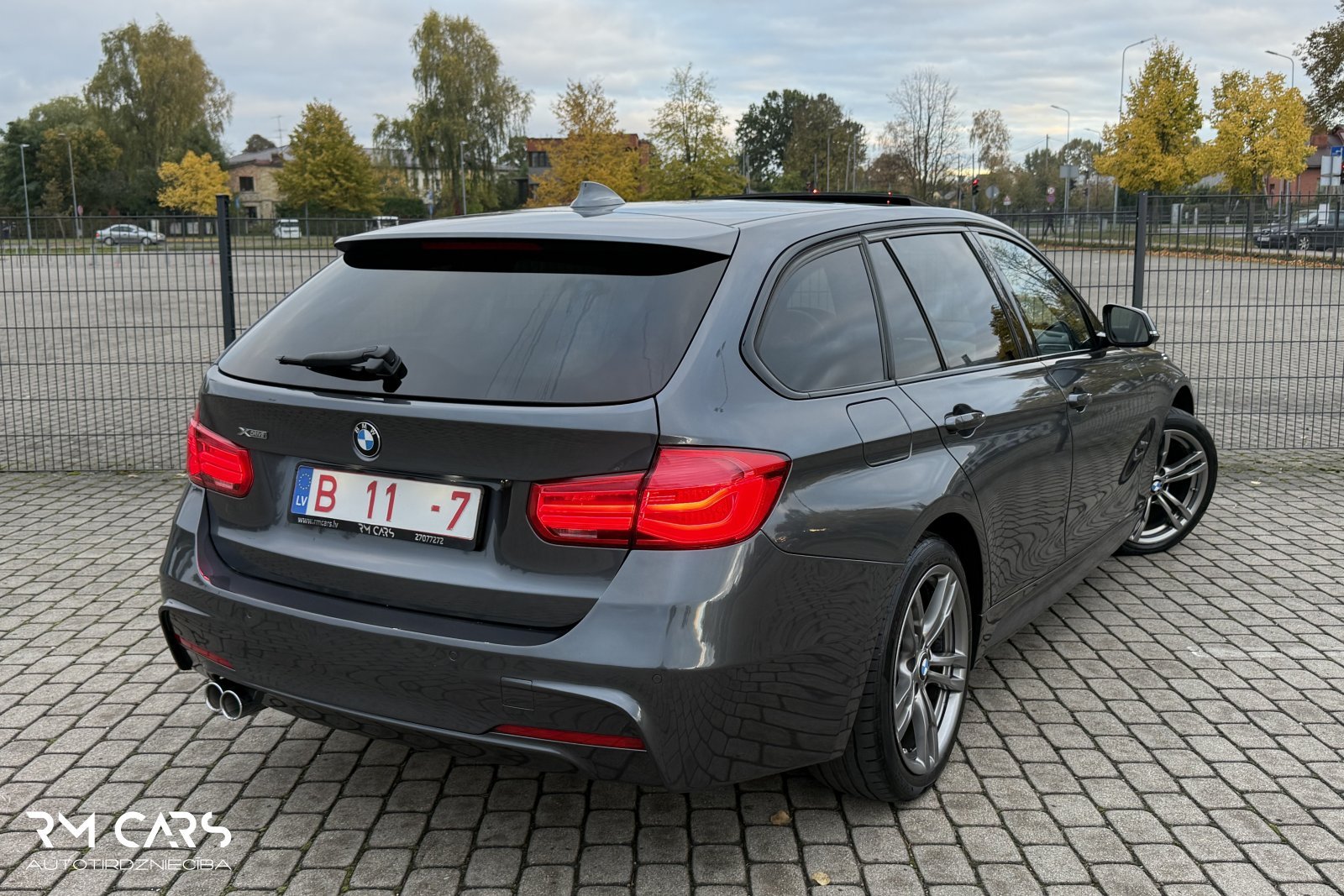BMW 320