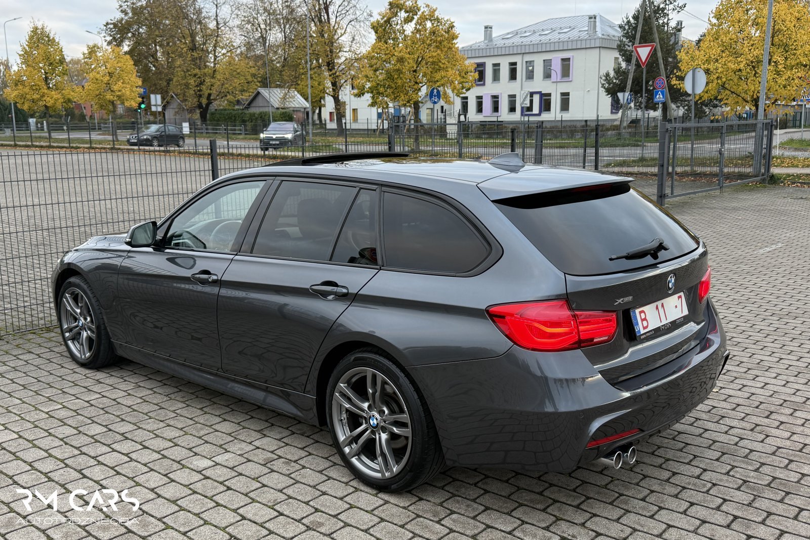 BMW 320