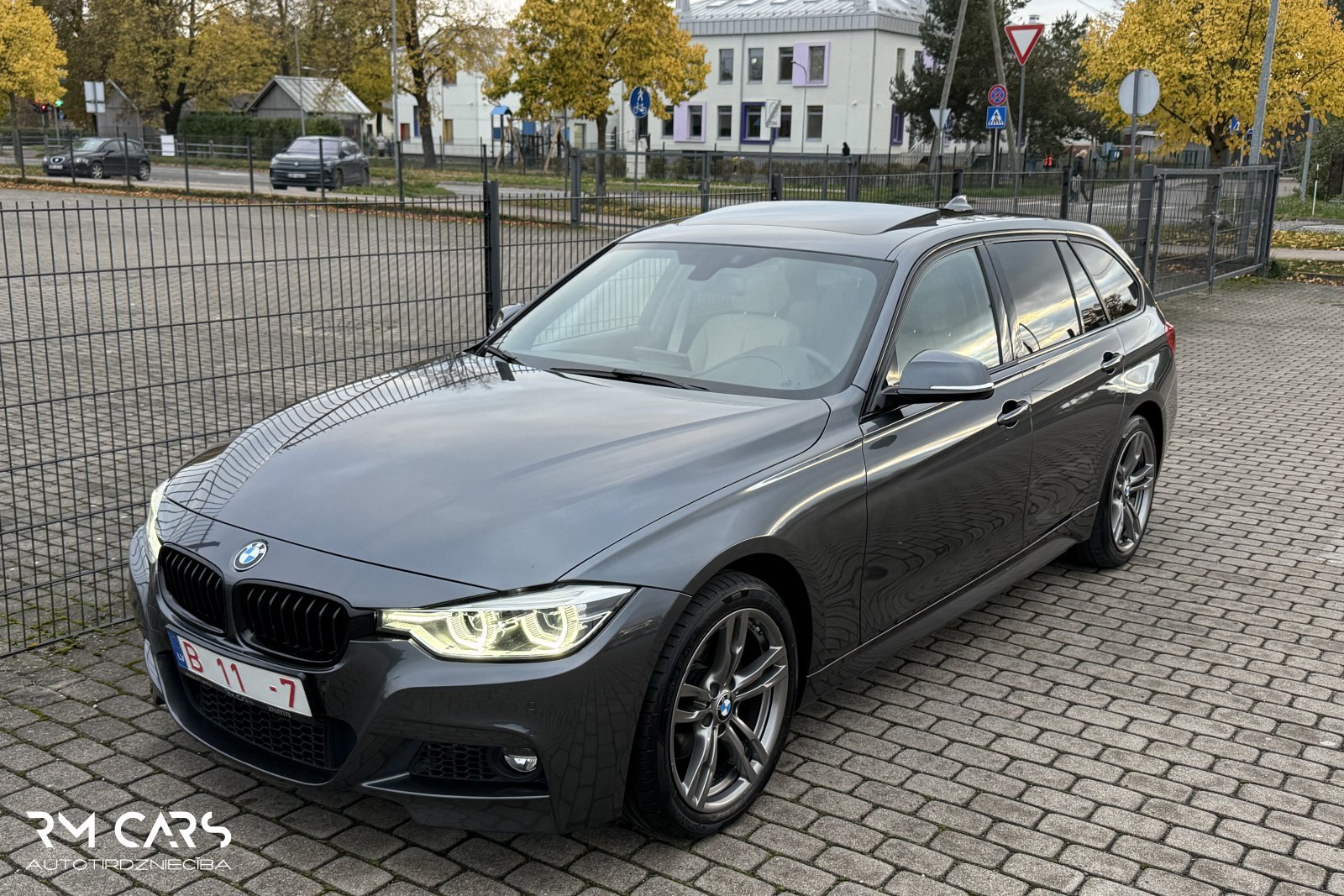 BMW 320